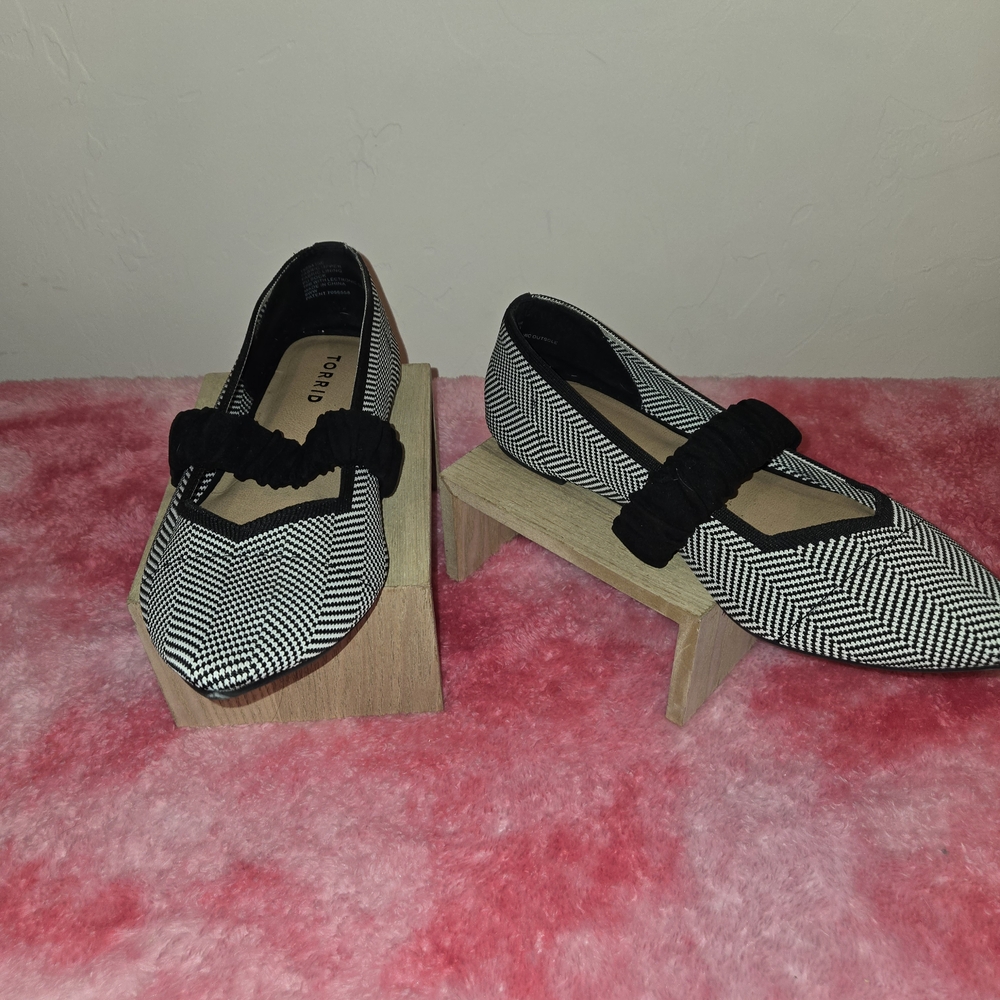 Torrid Black and White Women's Shoes